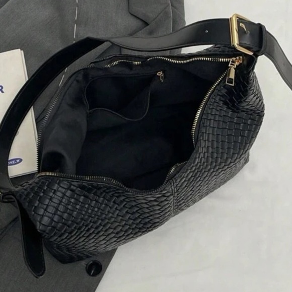 Black or Brown Soft Weave Large Shoulder Bag with Adjustable Shoulder Strap - Picture 5 of 10